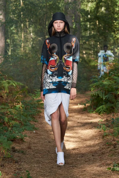 Look 39